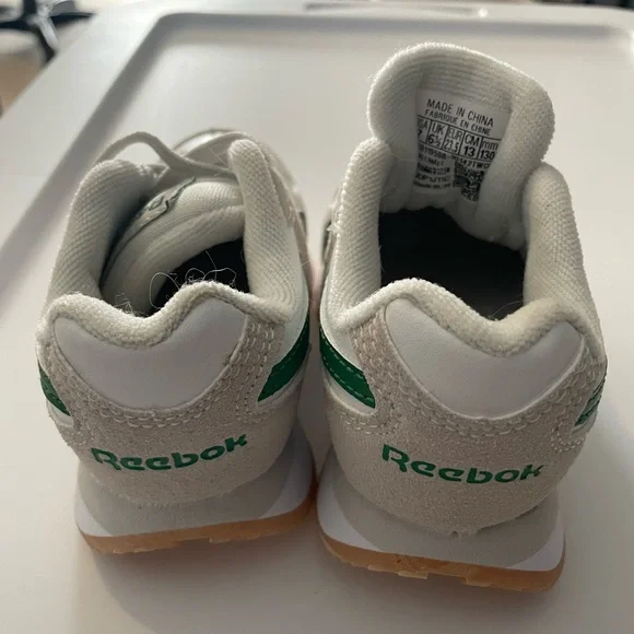 Reebok Classic White/Green Boys Sneakers - Picture 5 of 7